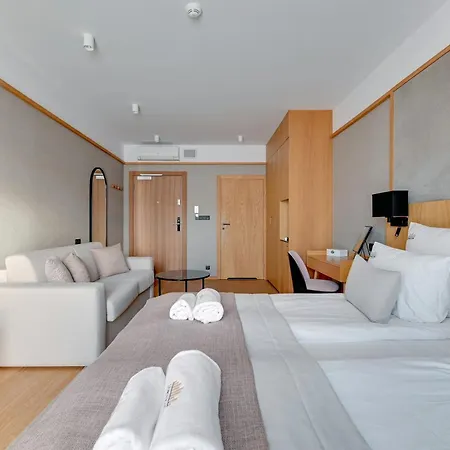 Deo Plaza & Riverside By Downtown Aparthotel 4*