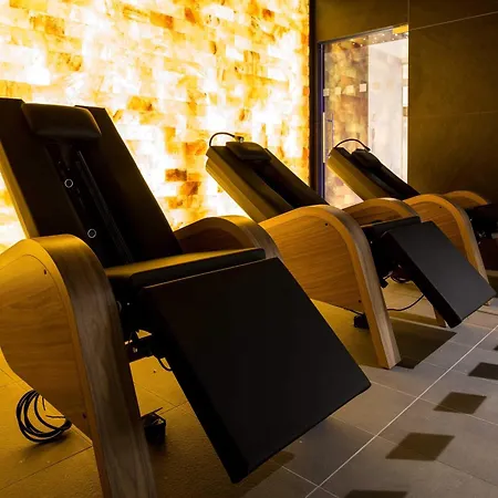 Deo Plaza & Riverside By Downtown Aparthotel 4*