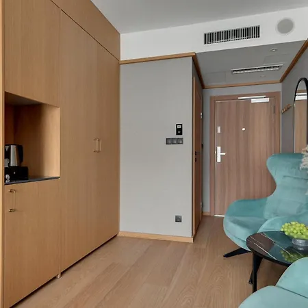 Aparthotel Deo Plaza & Riverside By Downtown 4*