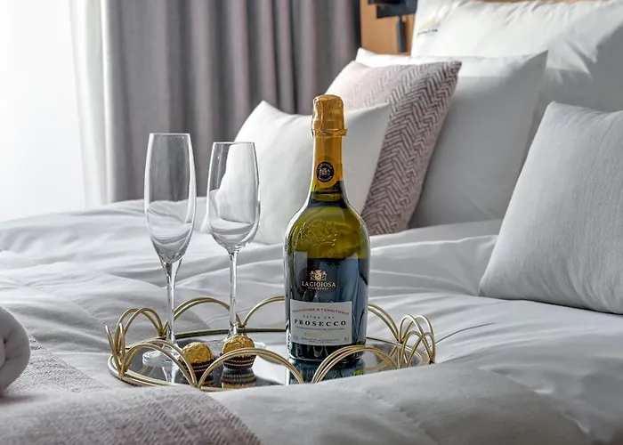 Deo Plaza & Riverside By Downtown 公寓式酒店 4*