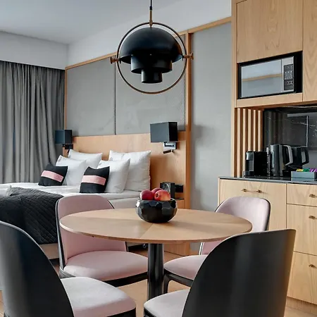 Deo Plaza & Riverside By Downtown